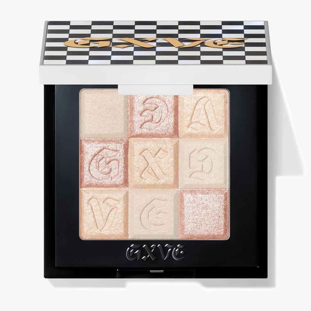 GXVE BEAUTY 
Check My Glow Multi-dimensional Illuminating Highlighter
